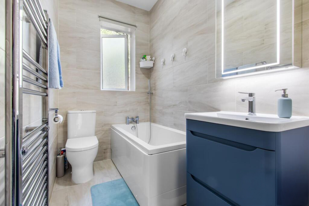 Newly renovated, Modern House Share – 3 spacious Rooms